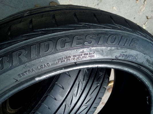 215/45R17  BRIDGESTONE MY-02 SPORT STYRE ปี15  มี 2 เส้น โทร.081-427-3941 ไอดีไลน์  0814273941