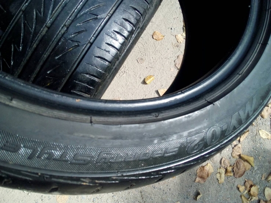 215/45R17  BRIDGESTONE MY-02 SPORT STYRE ปี15  มี 2 เส้น โทร.081-427-3941 ไอดีไลน์  0814273941