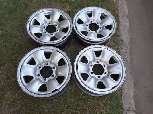 ล้อกะทะเหล็ก Vigo 6/139 ขอบ 16 สภาพเดิมๆ 1ชุด ล้อกะทะเหล็ก Vigo 6/139 ขอบ 16 สภาพเดิมๆ 1ชุด