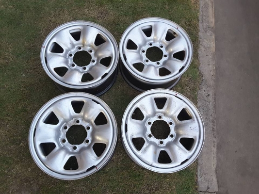 ล้อกะทะเหล็ก Vigo 6/139 ขอบ 16 สภาพเดิมๆ 1ชุด ล้อกะทะเหล็ก Vigo 6/139 ขอบ 16 สภาพเดิมๆ 1ชุด