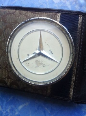 ดาวกลางนวมพวงมาลัยงา Benz