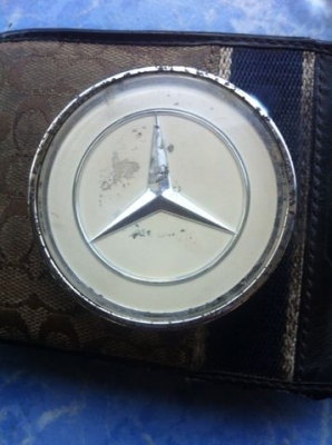 ดาวกลางนวมพวงมาลัยงา Benz