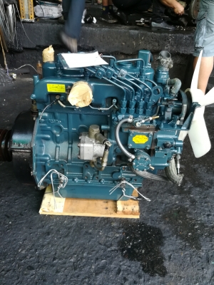 ขายเครื่องคูโบต้าสี่สูบ V1200 ขนาด 25 แรงม้า 1.237 ซีซี