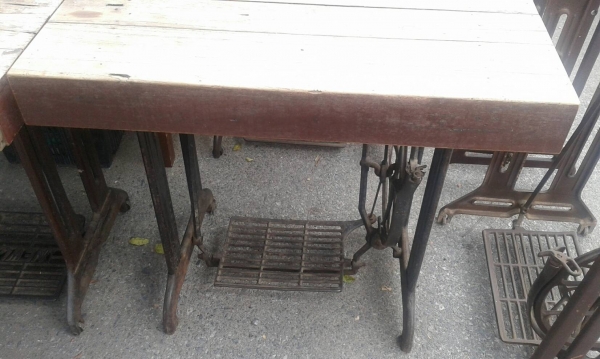 โต๊ะขาจักรไม้สัก โต๊ะขาจักรไม้สัก