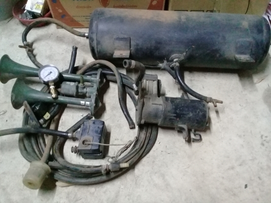 ขายอุปกรณ์ปั้มและแตรลมติดตั้งรถออฟโรด