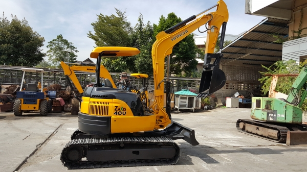 ขาย รถขุด HITACHI  รุ่น ZX40 มือสองญี่ปุ่น แทรกเหล็ก สลัก บูทเอวแน่น 100\% สวยพร้อมใช้งาน มือถือ 0818753444