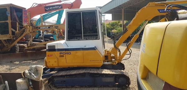 แบคโฮ KOMATSU PC40-6