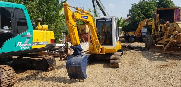 แบคโฮ KOMATSU PC40-6