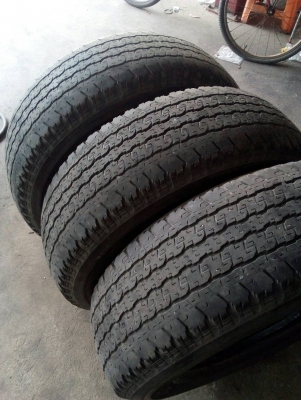 265/7016 BRIDGESTONE DUELER HT840 มี 3 เส้น โทร.081-427-3941 ไอดีไลน์ 0814273941