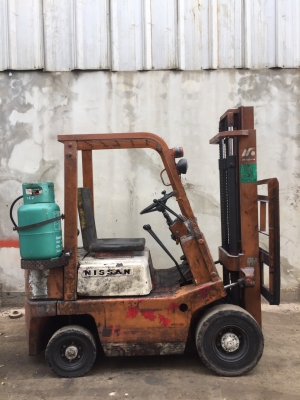 ขายด่วนน โคตรถูกก!! NISSAN รุ่น NF01 FD15 เสา 3 เมตร เกียร์ Manual