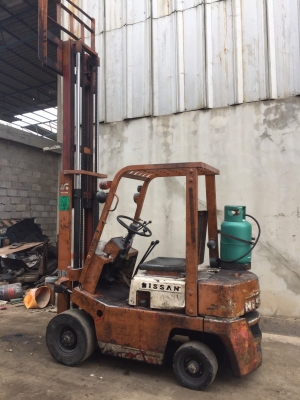 ขายด่วนน โคตรถูกก!! NISSAN รุ่น NF01 FD15 เสา 3 เมตร เกียร์ Manual