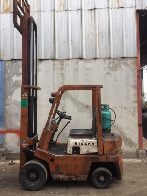 ขายด่วนน โคตรถูกก!! NISSAN รุ่น NF01 FD15 เสา 3 เมตร เกียร์ Manual