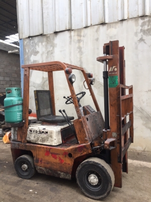 ขายด่วนน โคตรถูกก!! NISSAN รุ่น NF01 FD15 เสา 3 เมตร เกียร์ Manual