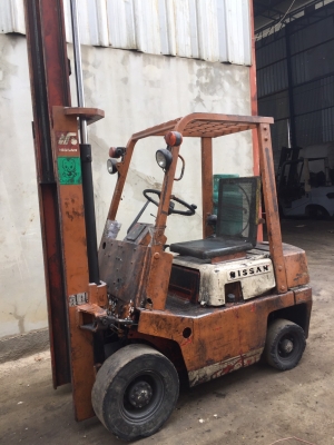 ขายด่วนน โคตรถูกก!! NISSAN รุ่น NF01 FD15 เสา 3 เมตร เกียร์ Manual