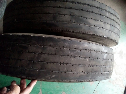 7.00-16 BRIDGESTONE R200 TCDT มี 2 เส้น โทร.081-427-3941 ไอดีไลน์ 0814273941