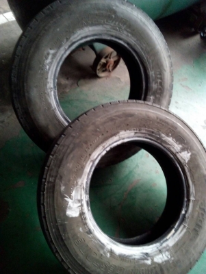 7.00-16 BRIDGESTONE R200 TCDT มี 2 เส้น โทร.081-427-3941 ไอดีไลน์ 0814273941
