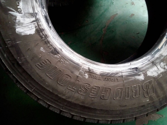 7.00-16 BRIDGESTONE R200 TCDT มี 2 เส้น โทร.081-427-3941 ไอดีไลน์ 0814273941