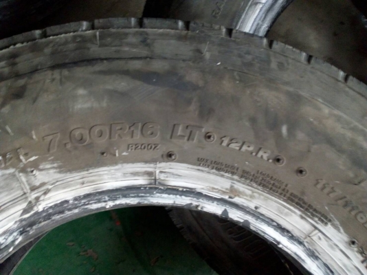 7.00-16 BRIDGESTONE R200 TCDT มี 2 เส้น โทร.081-427-3941 ไอดีไลน์ 0814273941