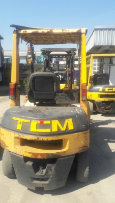 รถยกขนาด 2.5 ตัน ยางตัน  ยี่ห้อ TCM  เชื้อเพลิง  ดีเซล เครื่อง ISUZU รุ่น   FHD25Z  4สูบ เก่านอก นำเข้าจากประเทศ ญี่ปุ่น  ขายราคา220,000บาท