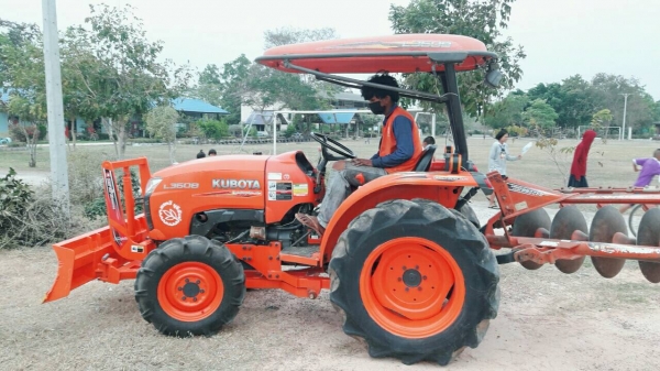 ขาย รถคูโบ้ต้าL3608อุปกร3ชิ้นดันหน้า+ผานตราช้าง+โลตารี่เล่มทะเบียนพร้อนโอนเครื่องเกียรดีไฮโลลิกแจ๋วๆราคา   249000บาทพร้อมลุย