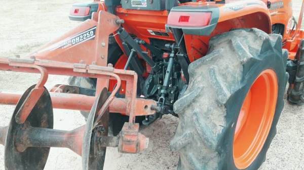 ขาย รถคูโบ้ต้าL3608อุปกร3ชิ้นดันหน้า+ผานตราช้าง+โลตารี่เล่มทะเบียนพร้อนโอนเครื่องเกียรดีไฮโลลิกแจ๋วๆราคา   249000บาทพร้อมลุย