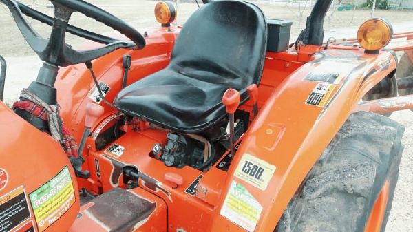 ขาย รถคูโบ้ต้าL3608อุปกร3ชิ้นดันหน้า+ผานตราช้าง+โลตารี่เล่มทะเบียนพร้อนโอนเครื่องเกียรดีไฮโลลิกแจ๋วๆราคา   249000บาทพร้อมลุย