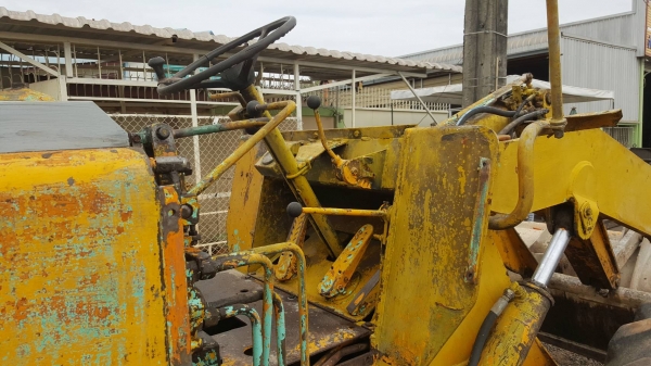 ขาย รถตัก KOMATSU JH30 เครื่องดี เกียร์ดี ยางสวย รถใช้งานได้ปกติครับ