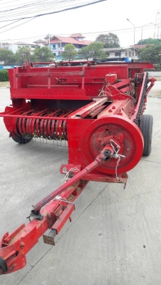 เครื่องอัดฟางนิวฮอลแลน276