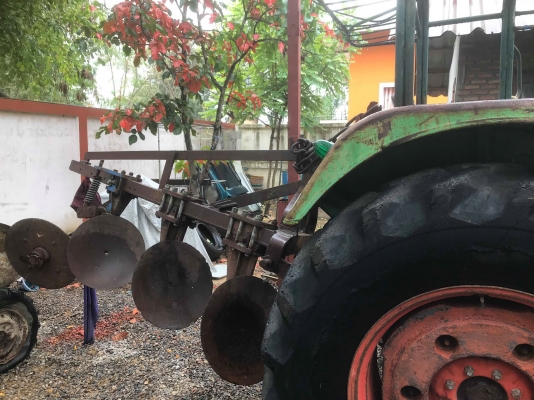 ขาย รถไถ ดอย รถพร้อมใช้งานมีใบดัน หางพรวนพร้อม รถสภาพดีเครือง80แรง เพลาเดียวขาย 135000