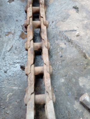 ขายโซ่เก่ารถแมคโค PC-60 และแทรกเตอร์ โคมัสสุ  D-20-5-6-7 สภาพสวยโซ่แท้ 40 ข้อ ขายคู่ละ 15,000 บาท