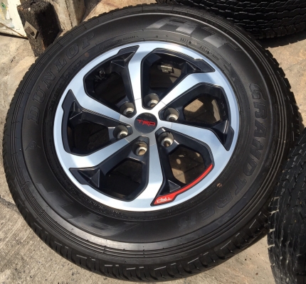 ล้อแม็กป้ายแดง TOYOTA REVO TRD ขอบ 17 พร้อมยาง Dunlop 265-65-17 ปี 16