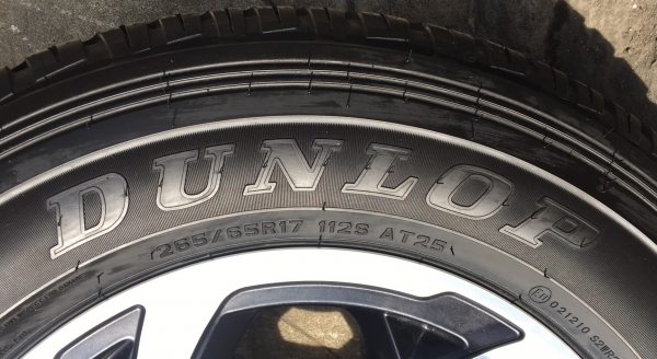 ล้อแม็กป้ายแดง TOYOTA REVO TRD ขอบ 17 พร้อมยาง Dunlop 265-65-17 ปี 16