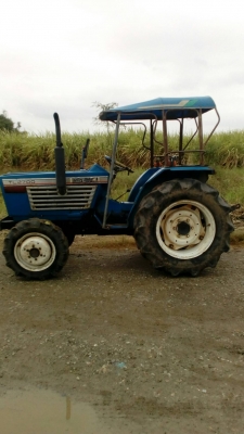 ISEKI  TL2700  27แรง สภาพ สวย พวง มาลัย พาวเวอร์ ขับ เคลื่อน สี่ ล้อ มาพร้อมอุปกรณ์พร้อมใช้งาน สนใจติดต่อ 089_9638932