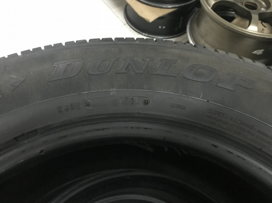 ยาง DUNLOP 215/65R16 ปี15 ขาย 4 เส้น 2400 Tel. 0850448320