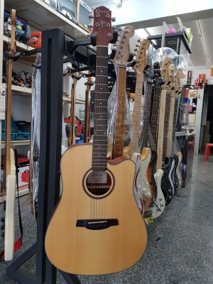 กีต้าร์โปร่งเว้าไฟฟ้า 41 นิ้ว Crafter รุ่น HDC-200EQ-NT สีไม้ด้าน สภาพใหม่