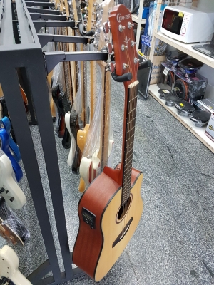 กีต้าร์โปร่งเว้าไฟฟ้า 41 นิ้ว Crafter รุ่น HDC-200EQ-NT สีไม้ด้าน สภาพใหม่