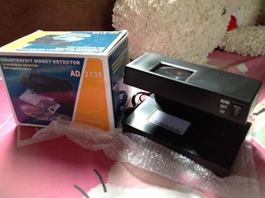 เครื่องตรวจธนบัตรปลอม เครื่องตรวจธนบัตรปลอม
