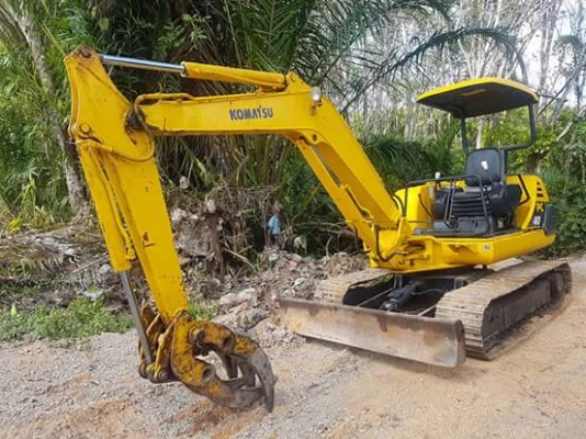 KOMATSU PC40-7 รถสภาพสวย พร้อมใช้งาน เล่มทะเบียนพร้อม มีหัวคีบและบุ้งกี๋ เครื่องดี ทำงานปกติ  ราคาต่อรองได้  0872976734