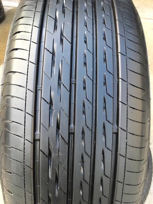 ยาง Bridgestone 215-60-16 ปลายปี 16 สภาพสวย