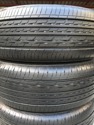 ยาง Bridgestone 215-60-16 ปลายปี 16 สภาพสวย