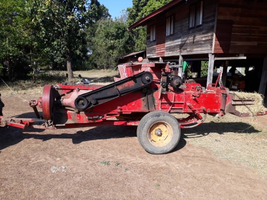 ขายด่วนเครื่องอัดฟาง นิวฮอลแลนด์ 276 สภาพพร้อมใช้