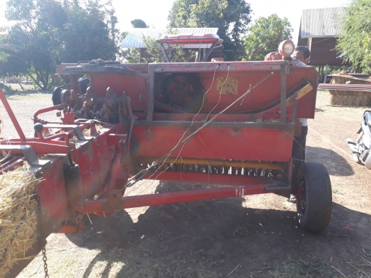 ขายด่วนเครื่องอัดฟาง นิวฮอลแลนด์ 276 สภาพพร้อมใช้