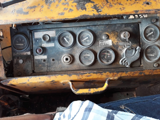 ขายรถตักมือสอง KOMATSU JH30B สนใจติดต่อคุณรัตนศักดิ์ 081-7621704