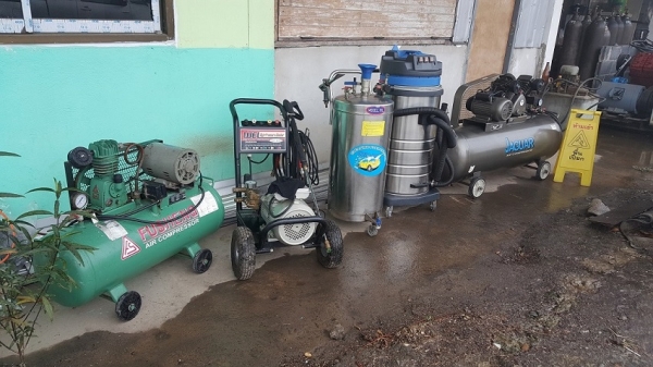 ขายอุปกรณ์ คาร์แคร์ ครบชุดทั้งหมด 5 ชิ้นสภาพสวยมากๆ ขายอุปกรณ์ คาร์แคร์ ครบชุดทั้งหมด 5 ชิ้นสภาพสวยมากๆ