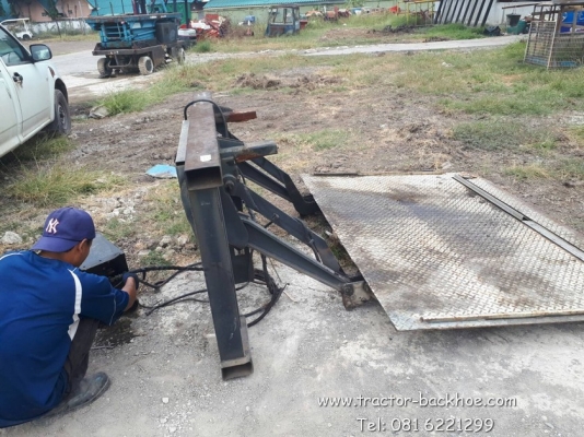 ขาย ฝาปิดท้ายลิฟต์ แบบไฮโดรลิค  เหล็กตีนไก่ สำหรับรถบรรทุกหกล้อ รถสิบล้อ มีอุปกรณ์ครบ เก่านอกแท้