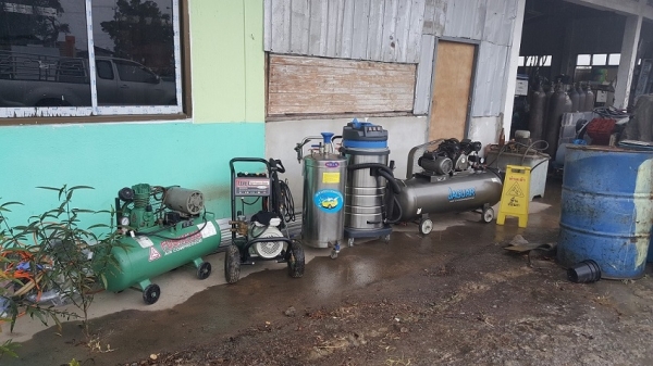 ขายอุปกรณ์ คาร์แคร์ ครบชุดทั้งหมด 5 ชิ้นสภาพสวยมากๆ ขายอุปกรณ์ คาร์แคร์ ครบชุดทั้งหมด 5 ชิ้นสภาพสวยมากๆ