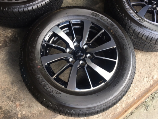 แม็กป้ายแดง Mitsu Pajero Sport ตัวท๊อป ขอบ 18 พร้อมยางป้ายแดง 265-60-18 Bridgestone ปี 17 ตุ่มอลัง เส้นสีชัดๆ