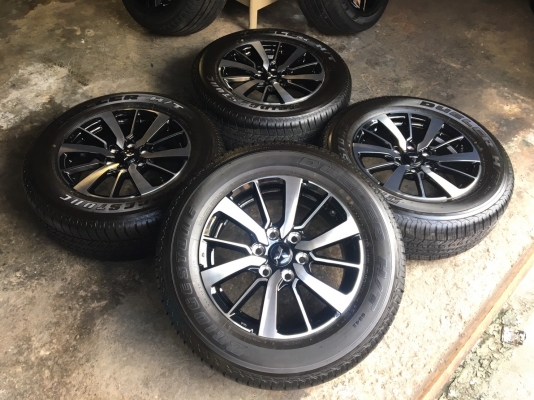 แม็กป้ายแดง Mitsu Pajero Sport ตัวท๊อป ขอบ 18 พร้อมยางป้ายแดง 265-60-18 Bridgestone ปี 17 ตุ่มอลัง เส้นสีชัดๆ