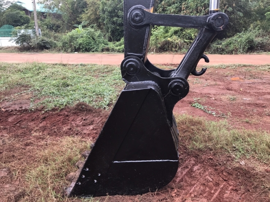 ขายรถแบคโค KOMATSU PC200-5 ซีเรี้ยล 50000 กว่า ราคา.650,000 ไฟฟ้าครบ เอวแน้น 90\% เปลี่ยนซิลกระบอกให้ใหม่หมด เฟรมสวย รถทำงานเร็ว เครื่อง ปั้มไม่มีโหลด เครื่อง ปั้ม แรง แอร์เย็น เก็บสีสวยๆทั้งคัน ภายในเก๋งสวย เฟรมสวย โซ้สะภาพ 80\% ลูเลอร์เต็ม มูมฮาร์มสวย รถพ