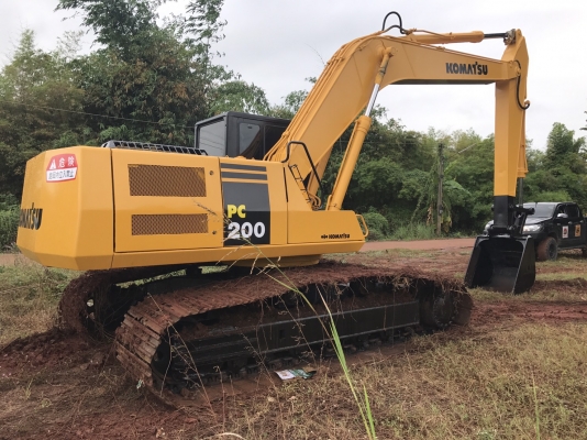 ขายรถแบคโค KOMATSU PC200-5 ซีเรี้ยล 50000 กว่า ราคา.650,000 ไฟฟ้าครบ เอวแน้น 90\% เปลี่ยนซิลกระบอกให้ใหม่หมด เฟรมสวย รถทำงานเร็ว เครื่อง ปั้มไม่มีโหลด เครื่อง ปั้ม แรง แอร์เย็น เก็บสีสวยๆทั้งคัน ภายในเก๋งสวย เฟรมสวย โซ้สะภาพ 80\% ลูเลอร์เต็ม มูมฮาร์มสวย รถพ
